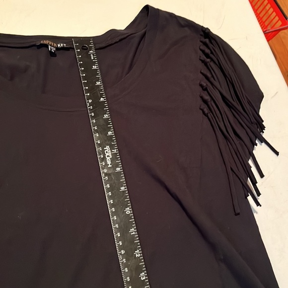Copper Key size XL black scoop neck short sleeve tee fringe slight high low - Picture 2 of 9